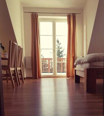 Фото номера Семейный номер Проживание в семье Big Yellow House г. Górki Wielkie 7
